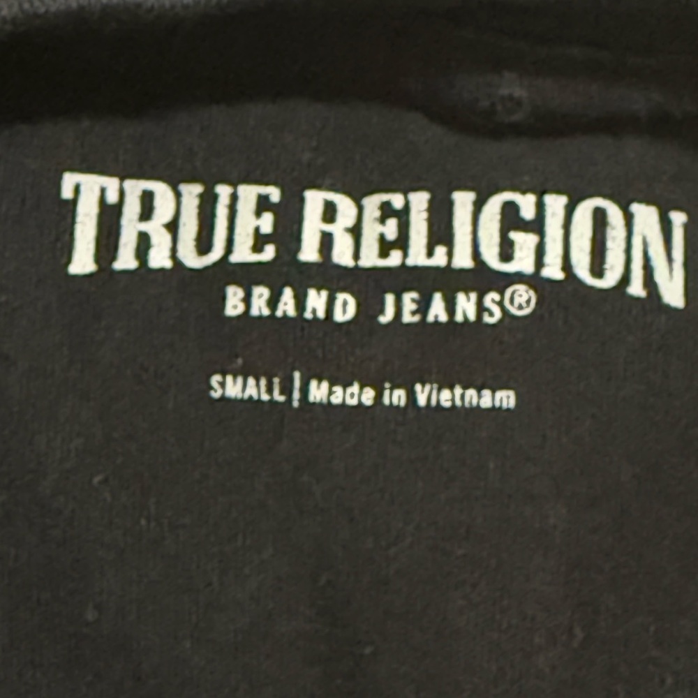 True Religion Men’s Black Camo Horseshoe Logo Graphic Tee – Size Small - Picture 3 of 4